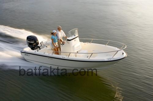 Boston Whaler 190 Outrage tekniska specifikationer och recensioner